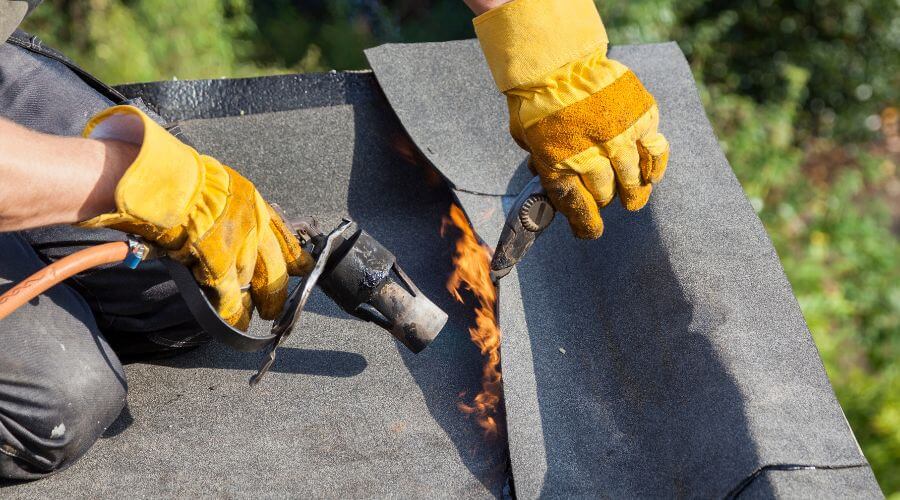 Professional gutter cleaning in Wildersville, TN
